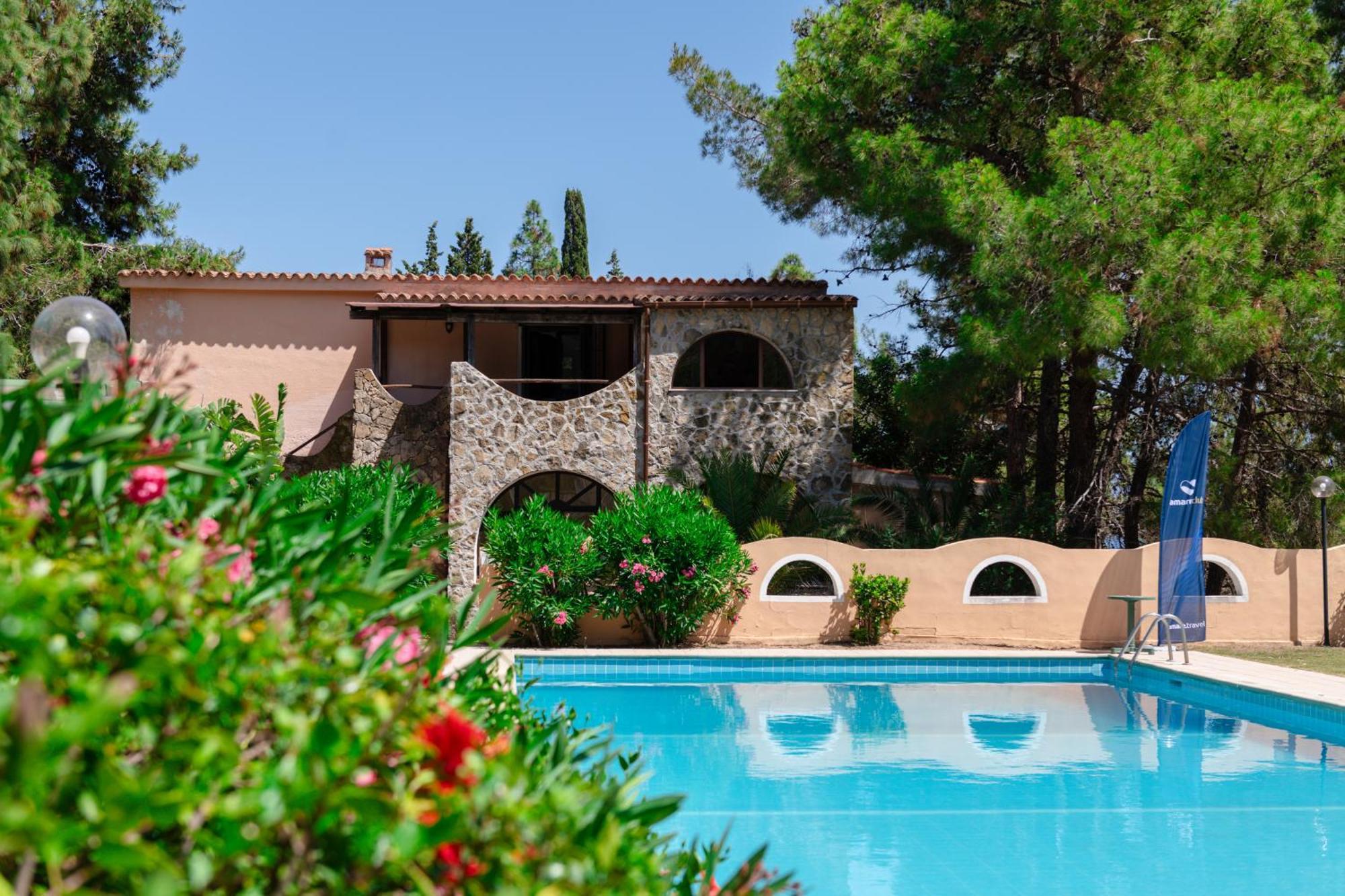 Amareclub Rocca Dorada Hotel Santa Margherita di Pula